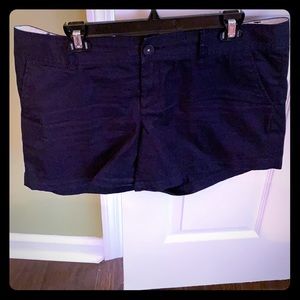 Lilly Pulitzer navy,Callahan short perfect for you